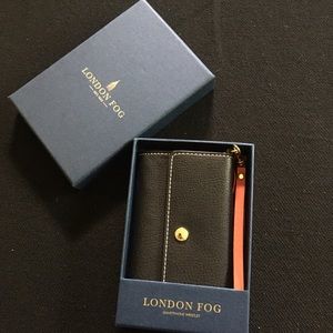 London Fog Smartphone Wristlet